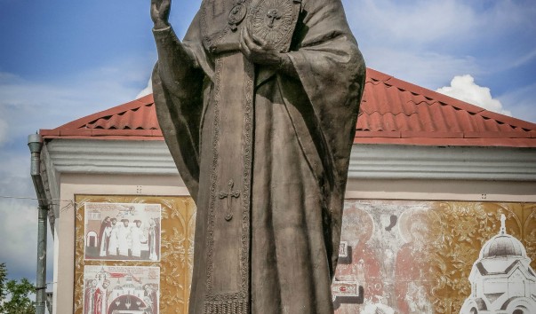 Памятник Николаю Чудотворцу в Полоцке — фото 4