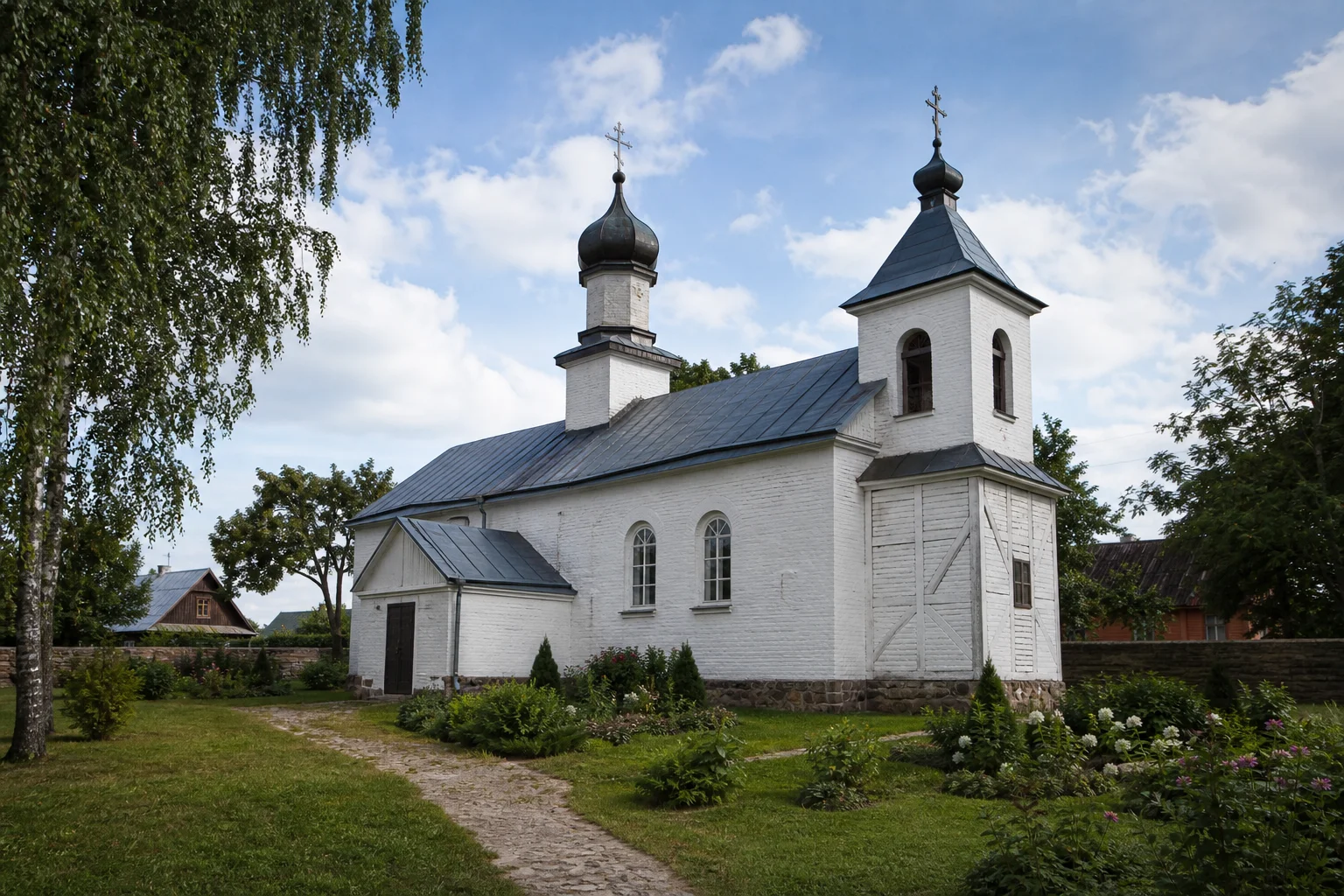 Храм Рождества Пресвятой Богородицы, д. Массоляны, БПЦ