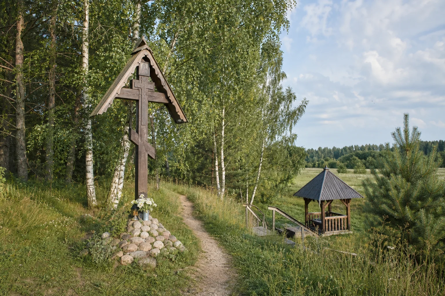 Каменный крест возле деревни Полочаны
