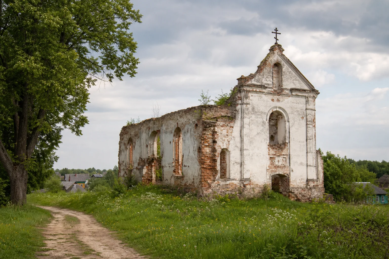 Шарипы Малые, церковь (руины)