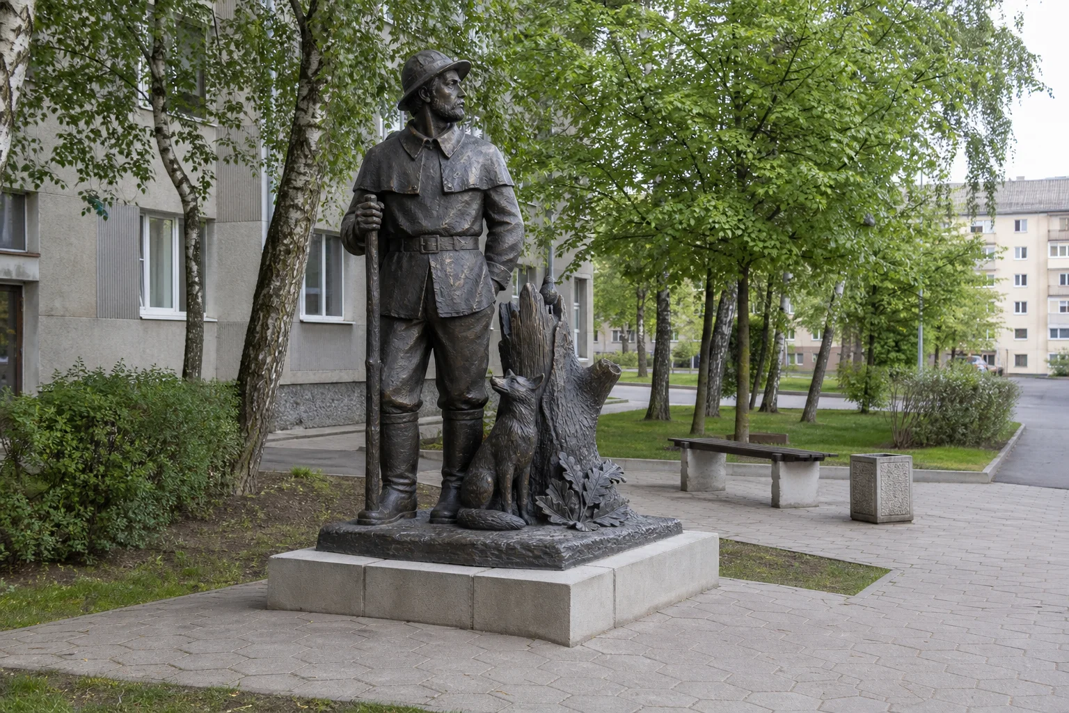 Скульптура "Лесничий"
