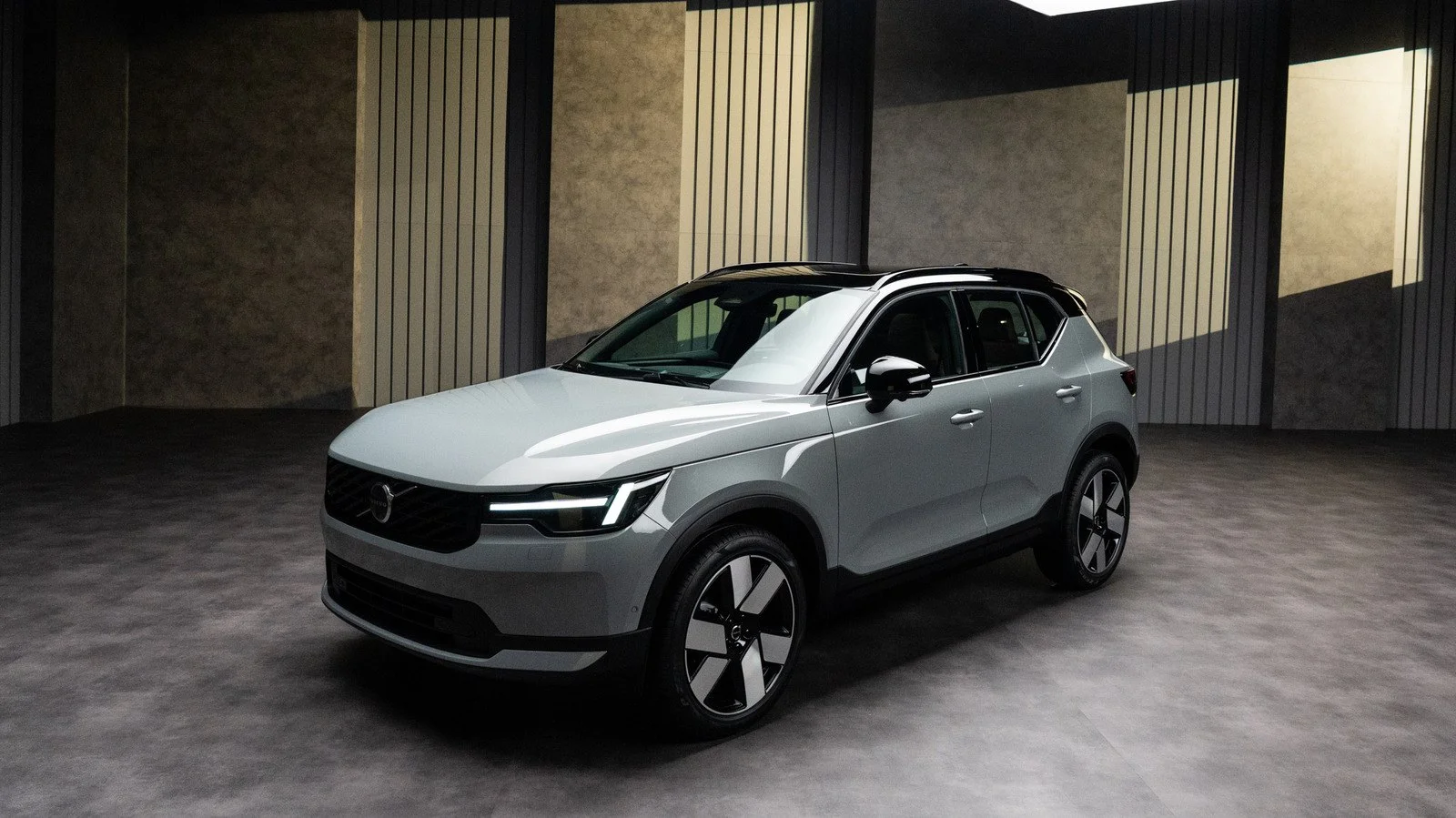 Volvo XC40 2028: новый дизайн и прощание с EX40 в США