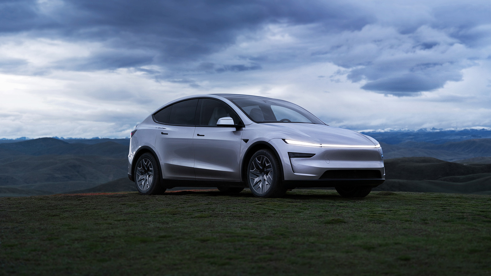 Tesla Model Y Long Wheelbase с шестью сиденьями появился в США