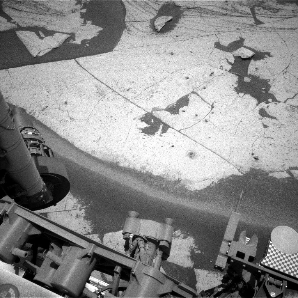 Curiosity готовил образец из скважины Basque Lakes к анализу