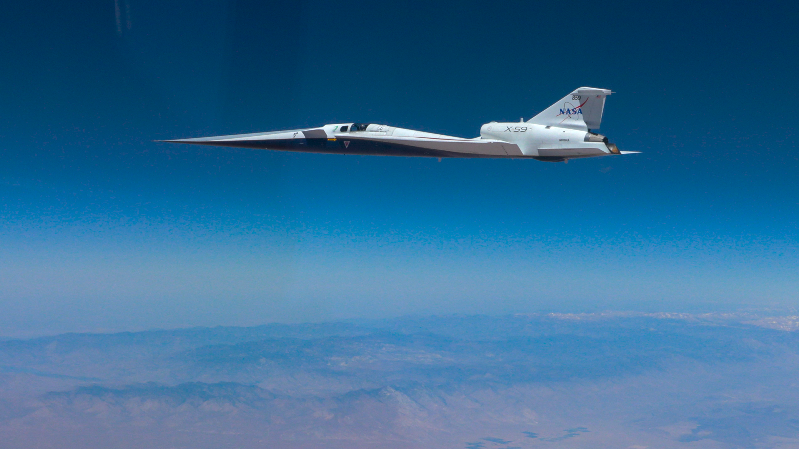 NASA испытало самолет X-59, который летает быстрее звука с тихим звуком