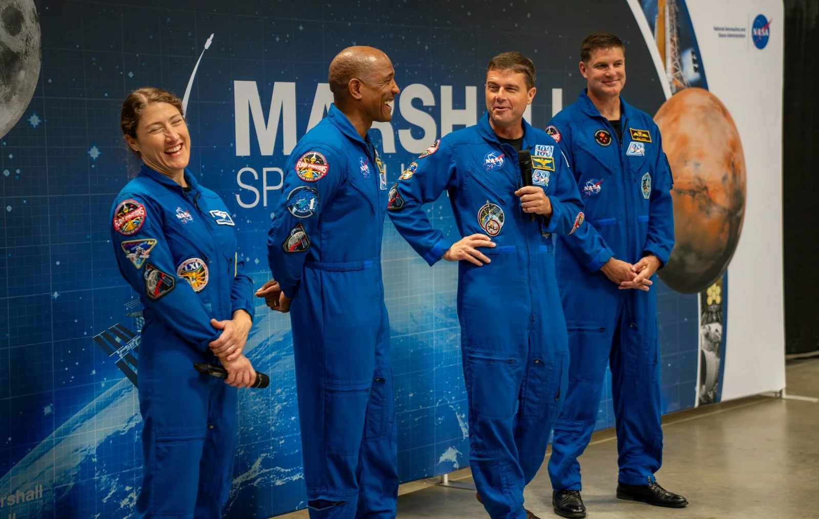 Экипаж Artemis II встретился с командой NASA Marshall спустя год после полёта