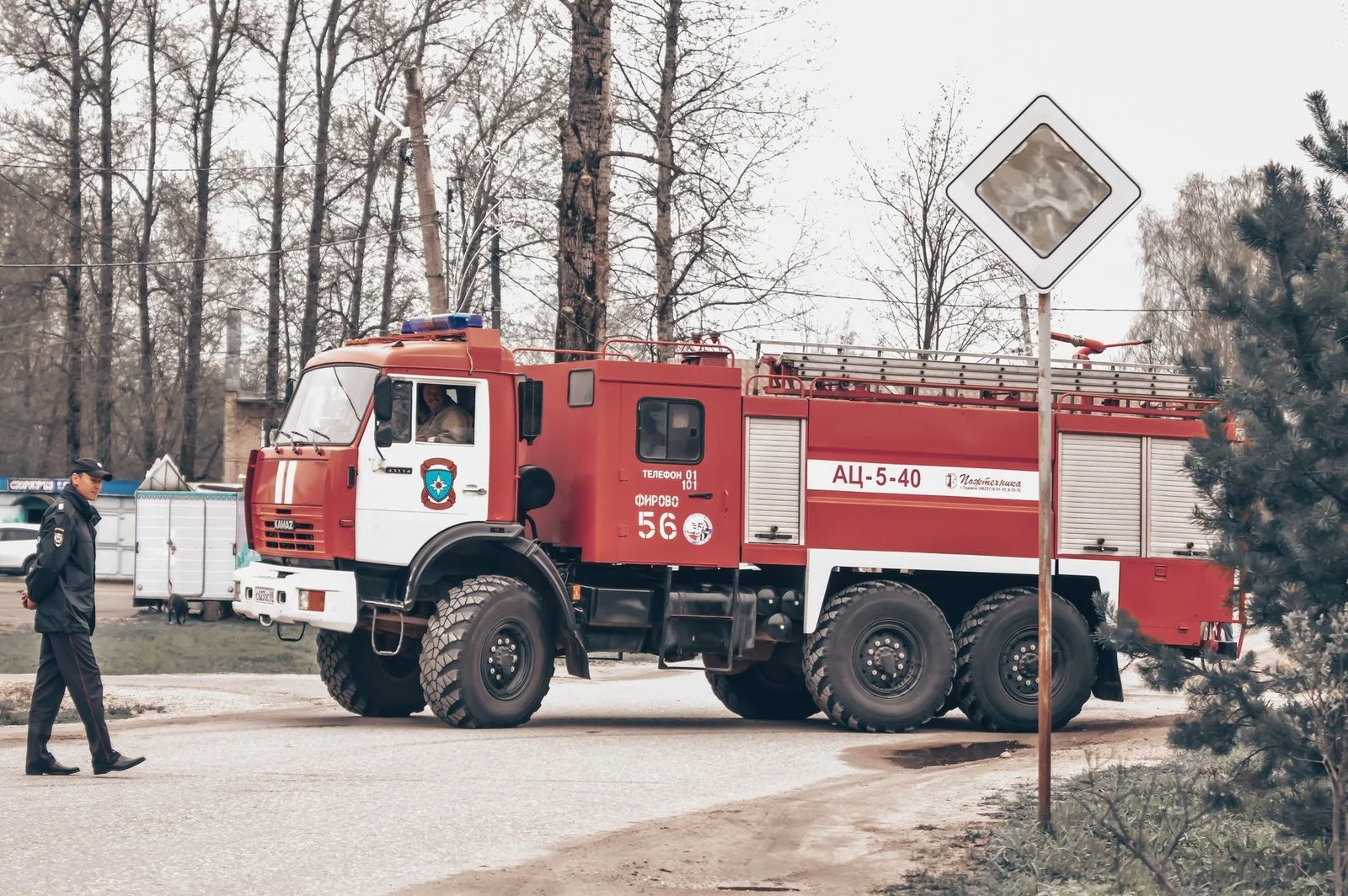 При пожаре в Кобрине погиб человек, двоих госпитализировали
