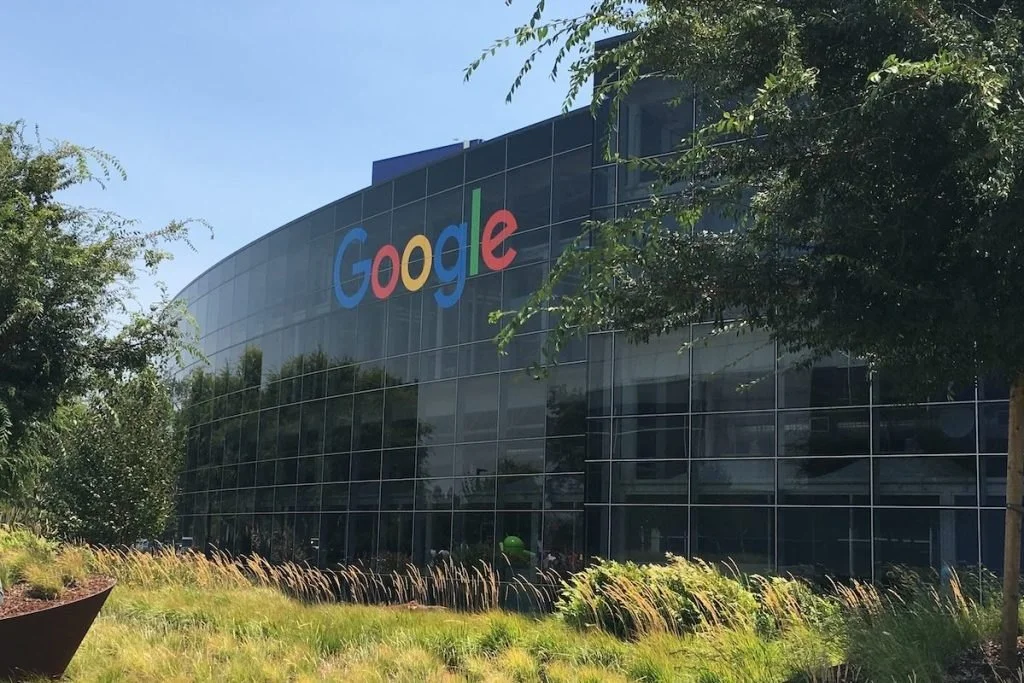 Google убирает фильтры дат и цены для туристов в ЕС из-за штрафов