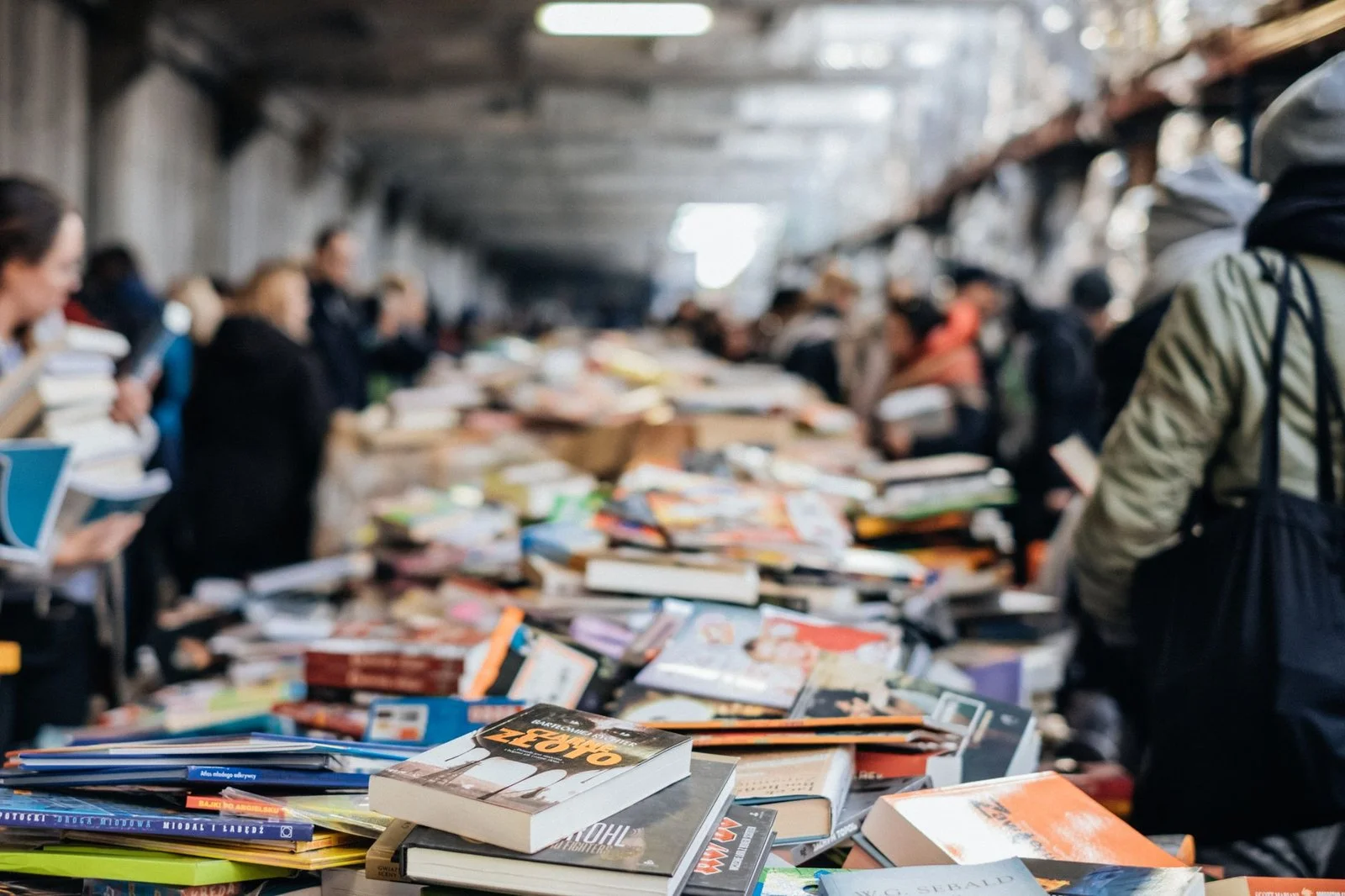 В Британии, Франции и США маркируют книги, написанные людьми