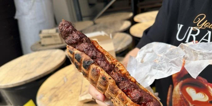 Кавказский стритфуд с мясом из камина: обзор кафе «Вкус Кавказа»