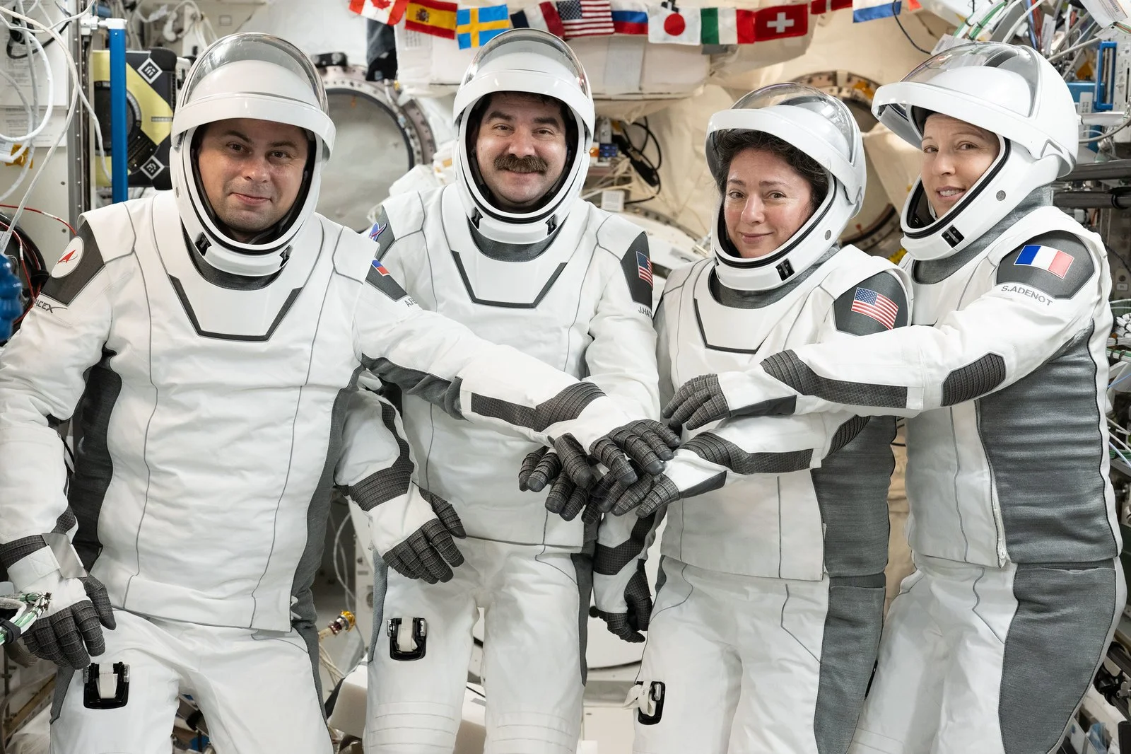 NASA покажет возвращение Crew-12 с МКС и приводнение у Калифорнии