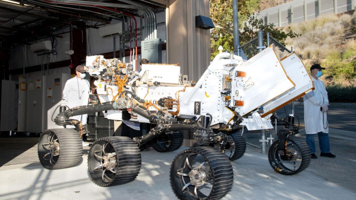 NASA рассматривает отправку марсохода с ядерным двигателем на Луну