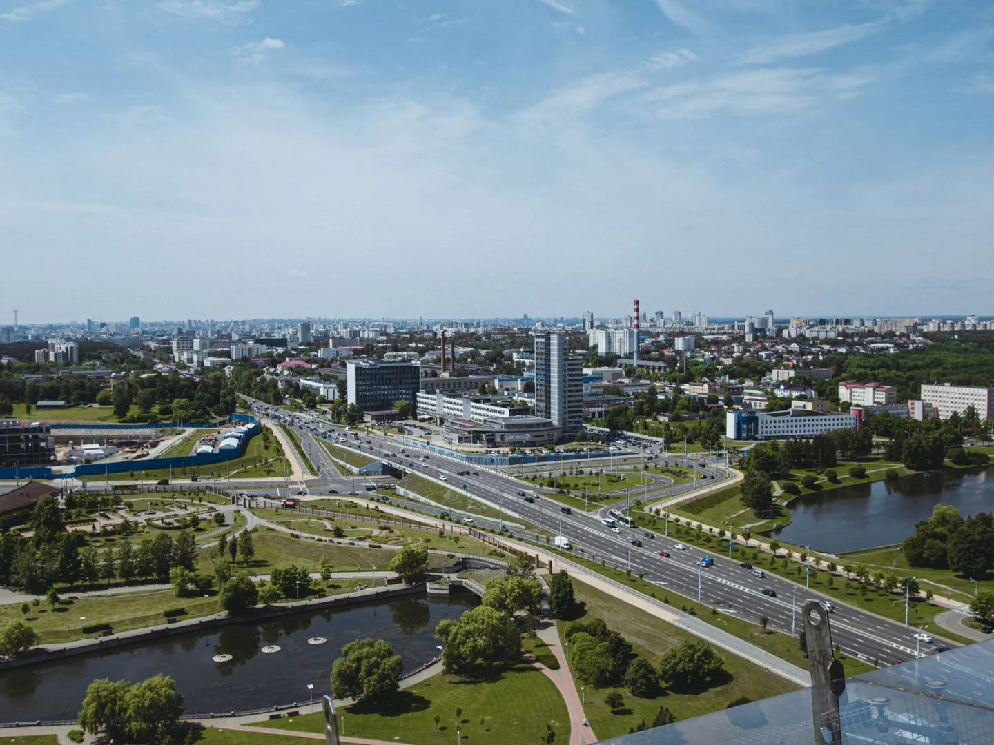 Нейросети для путешествий в Минске: подробный гид на 2026 год