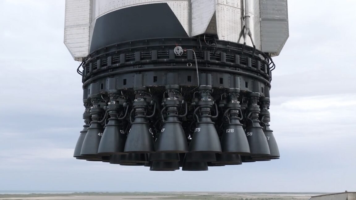 SpaceX готовится к 13-му испытанию Starship с новыми спутниками Starlink