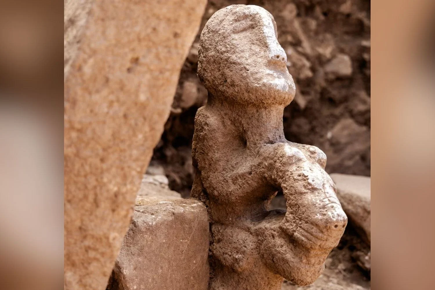 В Турции найдена 11 000-летняя статуя человека верхом на леопарде