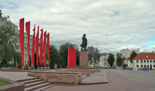 Памятник В. И. Ленину в Гродно — фото 2