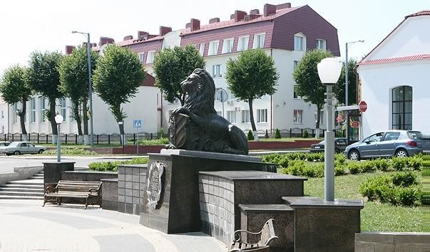 Скульптура "Лев – страж города" в Несвиже