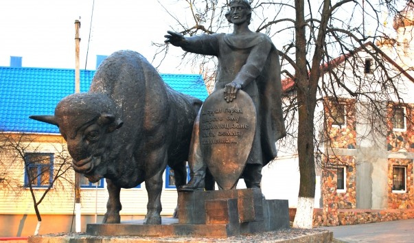Памятник князю Владимиру Васильевичу из Волыни в Каменце