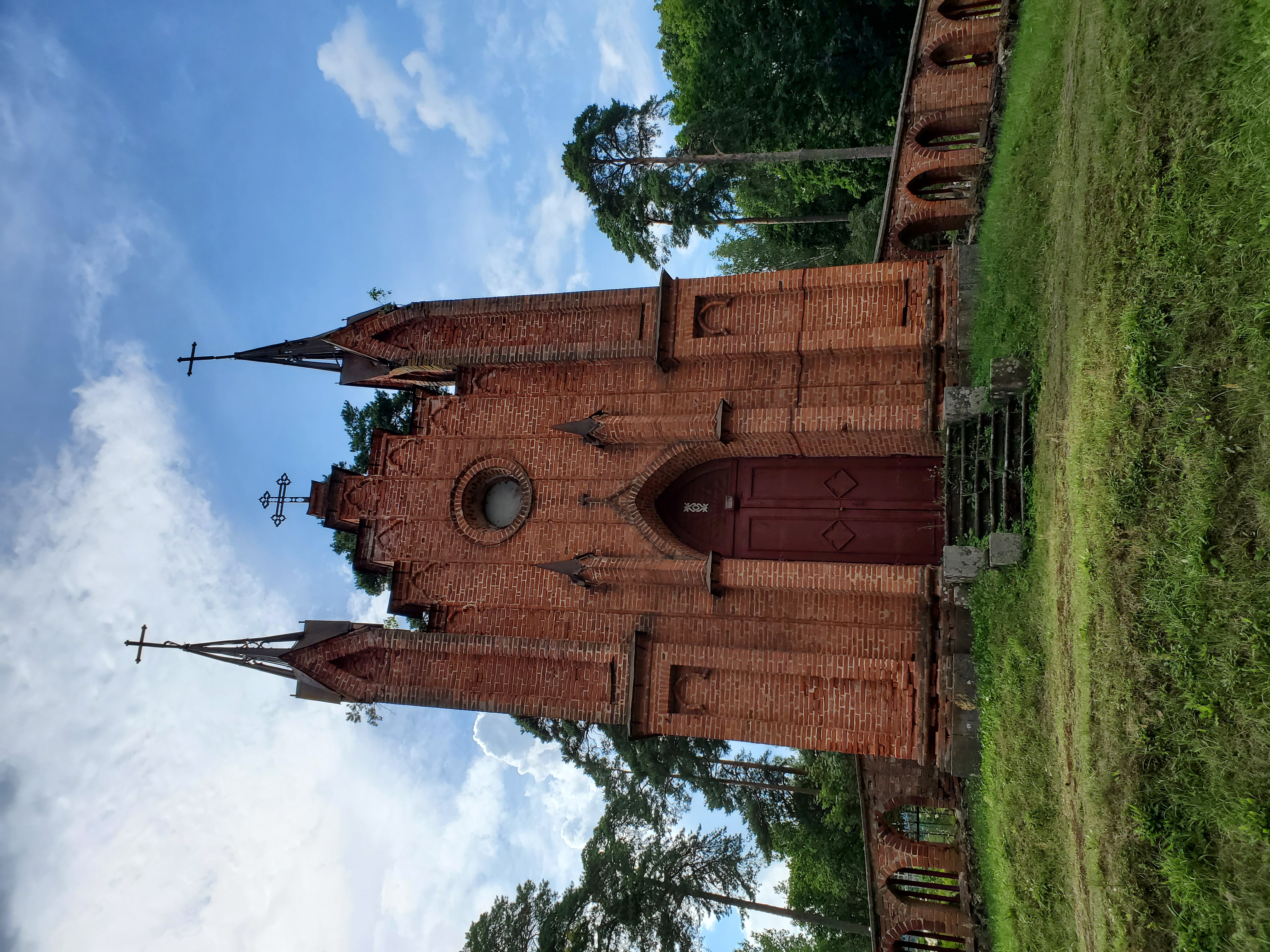 Часовня-усыпальница Плятеров в Ахремовцах