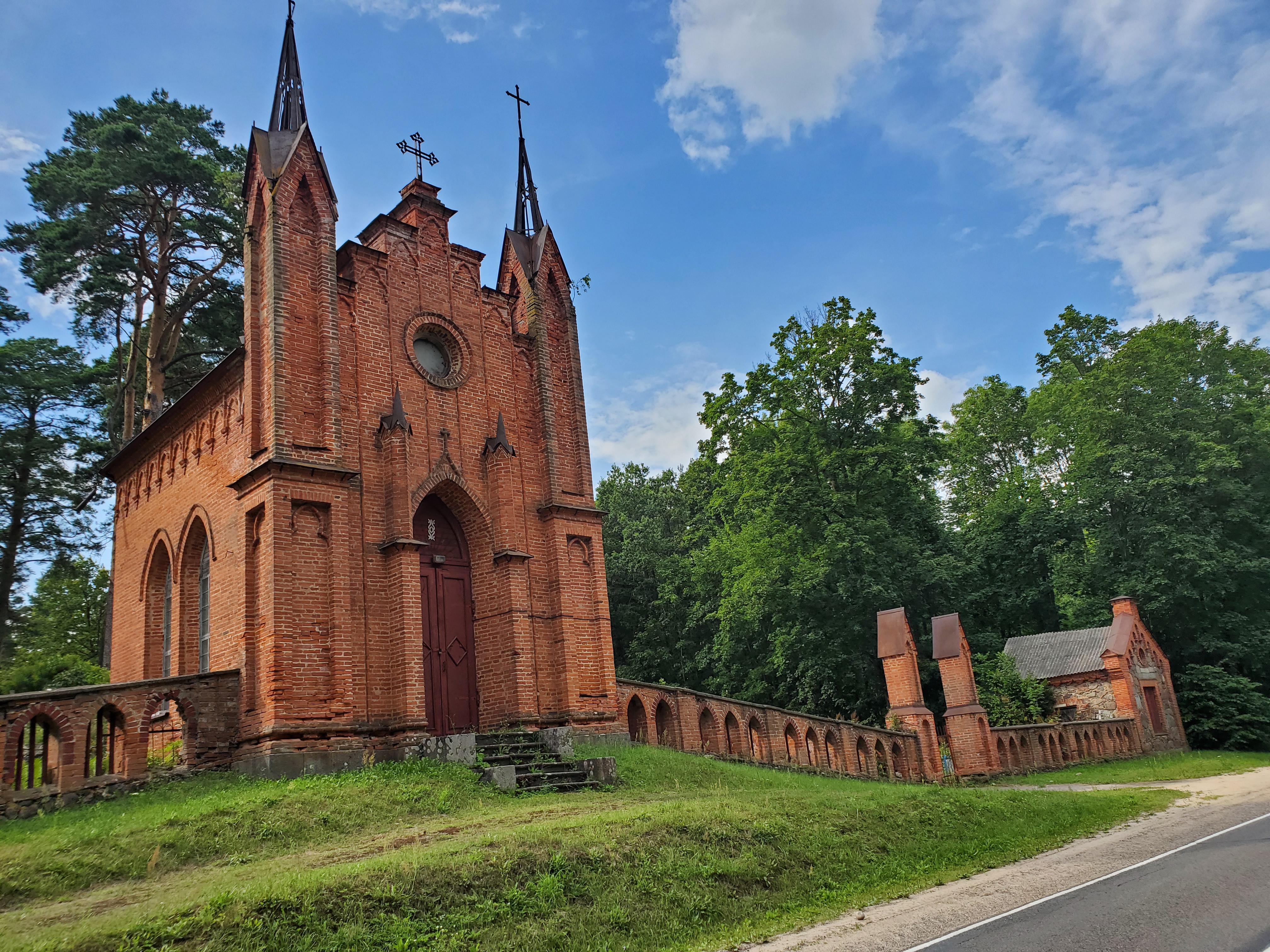 Часовня-усыпальница Плятеров в Ахремовцах — фото 10