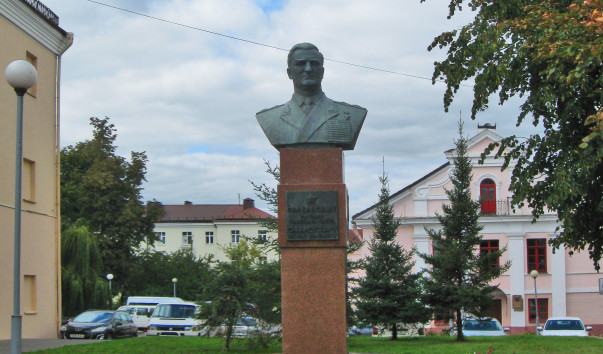 Памятник В. Д. Соколовскому в Гродно
