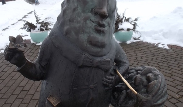 Памятник огурцу в Шклове
