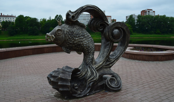 Скульптура "Рыбка" в Витебске