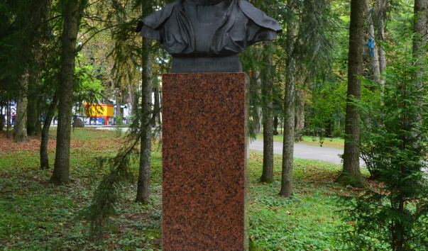Бюст Джованни Мария Бернардони в Несвиже