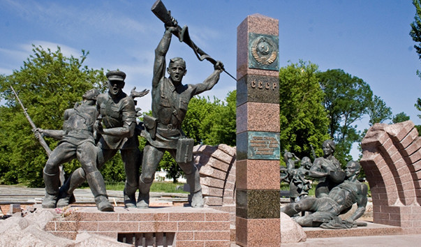 Памятник воинам-пограничникам в Брестской крепости