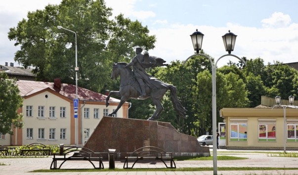 Памятник Всеславу Брячиславовичу в Полоцке
