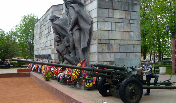 Памятник Советским воинам-освободителям Полоцка — фото 2