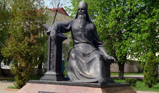 Памятник Симеону Полоцкому