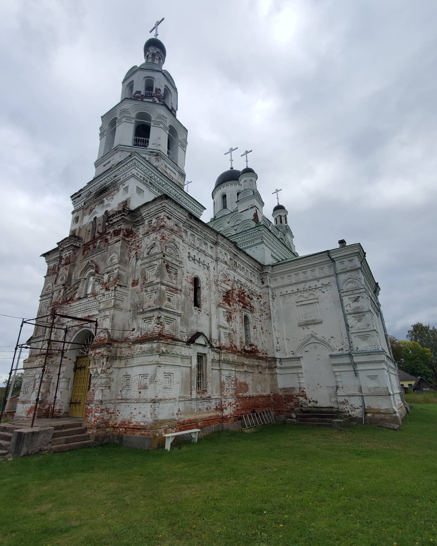 Храм Святой Живоначальной Троицы в агрогородке Улла — фото 3
