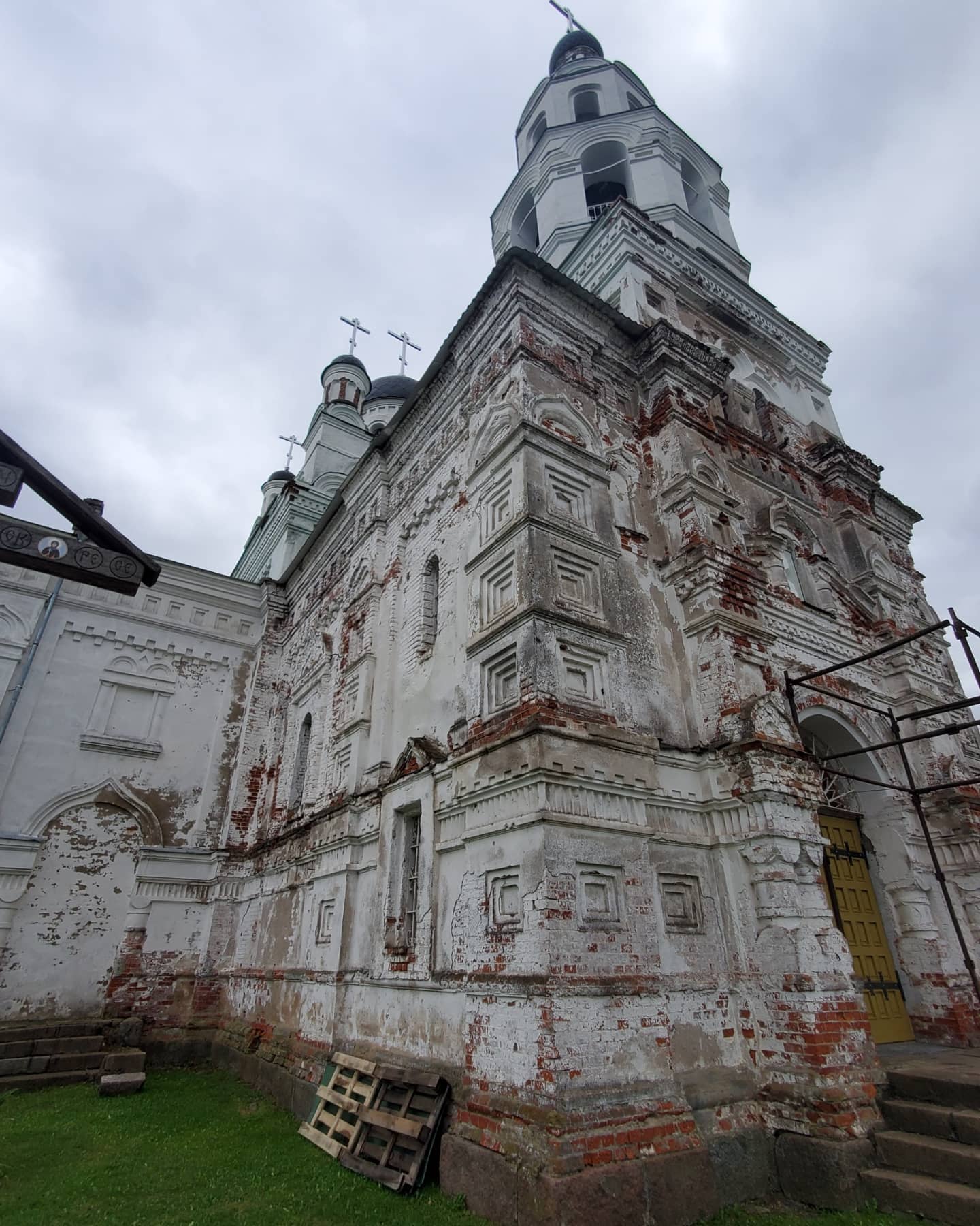 Храм Святой Живоначальной Троицы в агрогородке Улла — фото 5