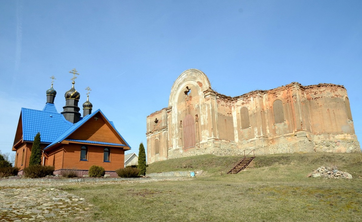 Свято-Успенская церковь в Холопеничах